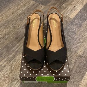 Kelly & Katie Black Wedge Sandals Size 11